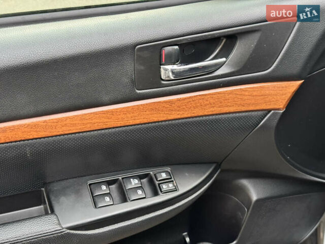 Серый Субару Аутбек, объемом двигателя 2.46 л и пробегом 297 тыс. км за 9300 $, фото 20 на Automoto.ua