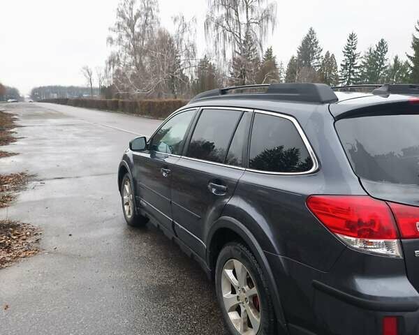 Сірий Субару Аутбек, об'ємом двигуна 2.46 л та пробігом 285 тис. км за 9000 $, фото 2 на Automoto.ua