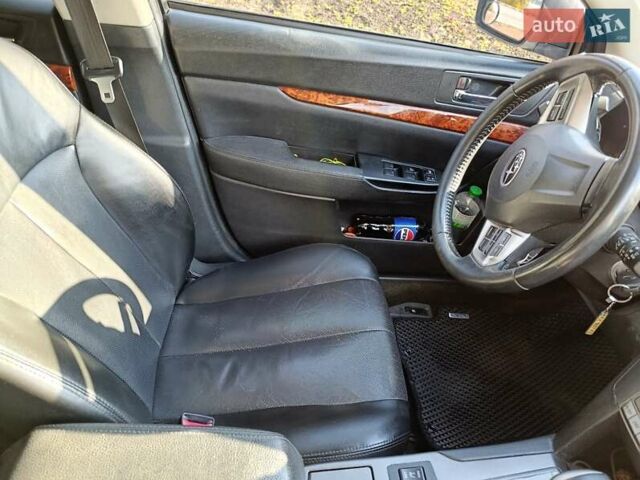 Серый Субару Аутбек, объемом двигателя 2.46 л и пробегом 178 тыс. км за 9999 $, фото 62 на Automoto.ua