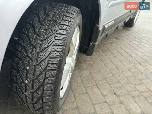 Сірий Субару Аутбек, об'ємом двигуна 2.5 л та пробігом 240 тис. км за 8900 $, фото 14 на Automoto.ua