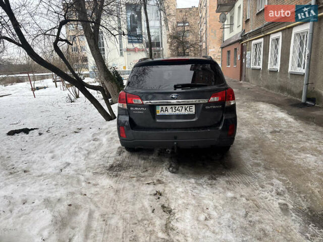 Сірий Субару Аутбек, об'ємом двигуна 2.46 л та пробігом 228 тис. км за 8200 $, фото 1 на Automoto.ua
