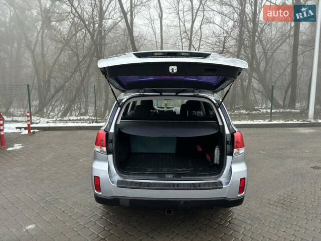 Сірий Субару Аутбек, об'ємом двигуна 2.5 л та пробігом 240 тис. км за 8900 $, фото 6 на Automoto.ua