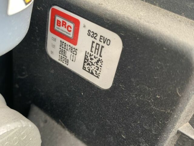 Сірий Субару Аутбек, об'ємом двигуна 2.5 л та пробігом 207 тис. км за 10200 $, фото 10 на Automoto.ua