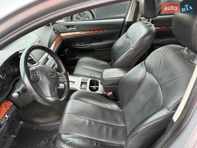 Сірий Субару Аутбек, об'ємом двигуна 2.46 л та пробігом 258 тис. км за 9000 $, фото 18 на Automoto.ua