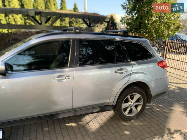 Сірий Субару Аутбек, об'ємом двигуна 2.46 л та пробігом 245 тис. км за 11000 $, фото 3 на Automoto.ua