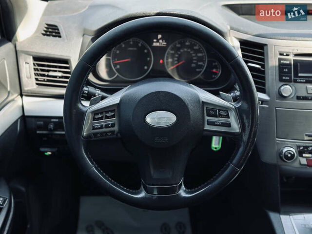 Серый Субару Аутбек, объемом двигателя 2.46 л и пробегом 296 тыс. км за 9400 $, фото 28 на Automoto.ua