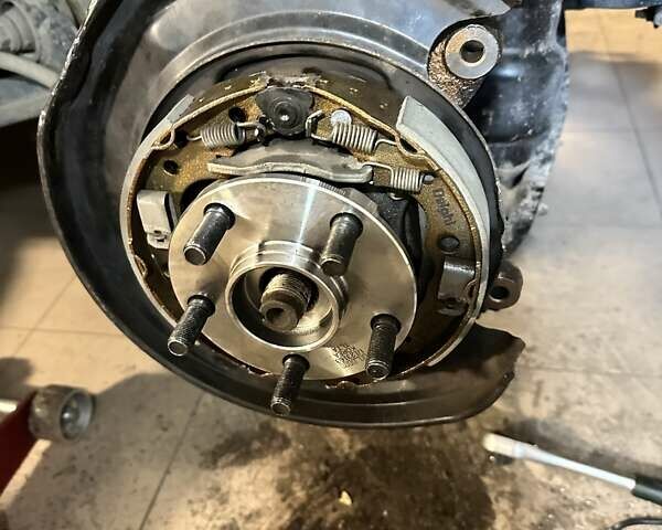 Серый Субару Аутбек, объемом двигателя 2.5 л и пробегом 322 тыс. км за 10299 $, фото 12 на Automoto.ua