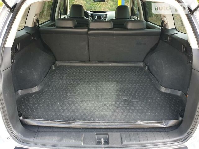 Серый Субару Аутбек, объемом двигателя 2.5 л и пробегом 322 тыс. км за 9200 $, фото 78 на Automoto.ua