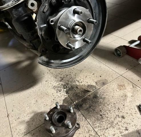 Сірий Субару Аутбек, об'ємом двигуна 2.46 л та пробігом 322 тис. км за 8700 $, фото 63 на Automoto.ua