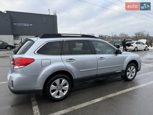 Сірий Субару Аутбек, об'ємом двигуна 2.46 л та пробігом 258 тис. км за 9000 $, фото 3 на Automoto.ua