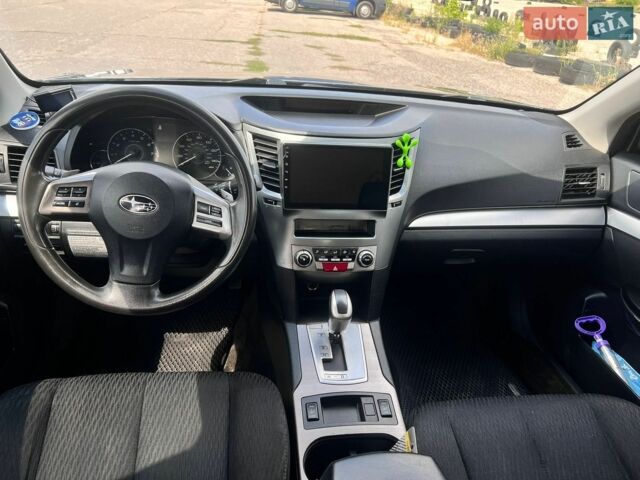 Сірий Субару Аутбек, об'ємом двигуна 2.5 л та пробігом 157 тис. км за 8900 $, фото 9 на Automoto.ua