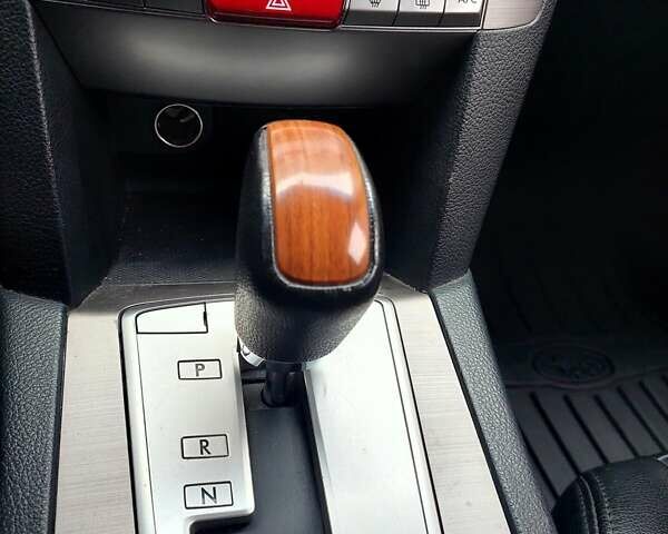 Серый Субару Аутбек, объемом двигателя 2.46 л и пробегом 215 тыс. км за 12150 $, фото 6 на Automoto.ua