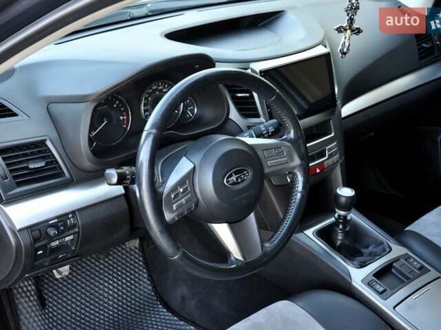 Сірий Субару Аутбек, об'ємом двигуна 2 л та пробігом 251 тис. км за 6800 $, фото 15 на Automoto.ua