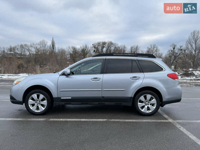 Сірий Субару Аутбек, об'ємом двигуна 2.46 л та пробігом 258 тис. км за 9000 $, фото 2 на Automoto.ua
