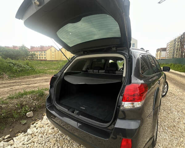 Сірий Субару Аутбек, об'ємом двигуна 2 л та пробігом 240 тис. км за 7500 $, фото 38 на Automoto.ua