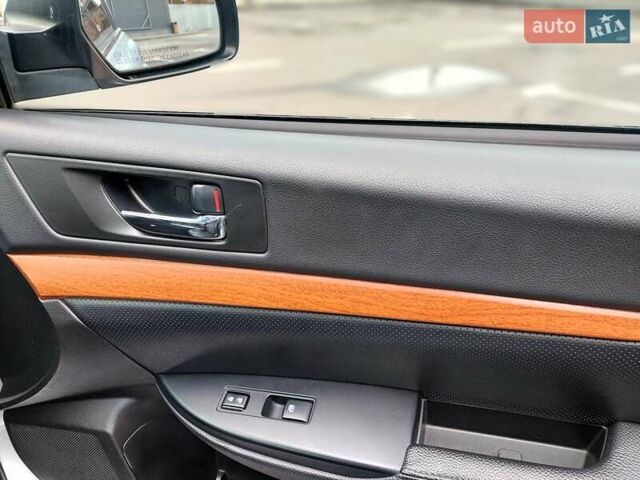 Серый Субару Аутбек, объемом двигателя 2.46 л и пробегом 215 тыс. км за 12150 $, фото 55 на Automoto.ua