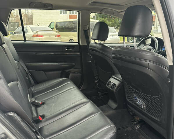 Серый Субару Аутбек, объемом двигателя 2.46 л и пробегом 195 тыс. км за 12500 $, фото 14 на Automoto.ua