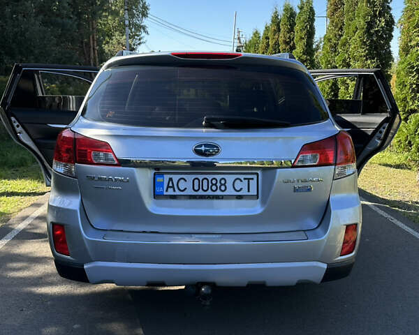 Сірий Субару Аутбек, об'ємом двигуна 2 л та пробігом 292 тис. км за 11800 $, фото 8 на Automoto.ua