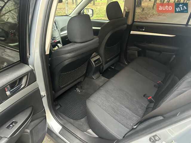 Серый Субару Аутбек, объемом двигателя 2.46 л и пробегом 216 тыс. км за 10700 $, фото 18 на Automoto.ua