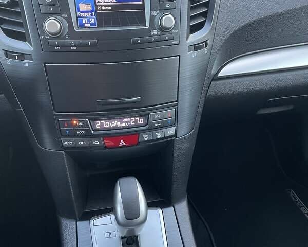 Серый Субару Аутбек, объемом двигателя 2 л и пробегом 181 тыс. км за 9999 $, фото 8 на Automoto.ua