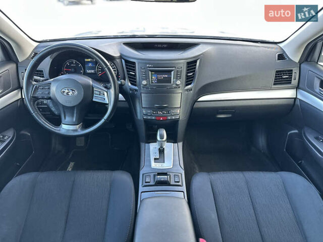 Сірий Субару Аутбек, об'ємом двигуна 2 л та пробігом 262 тис. км за 11000 $, фото 15 на Automoto.ua