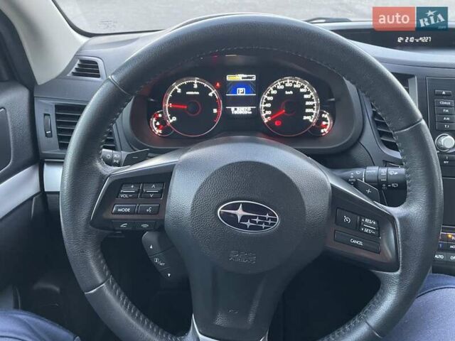 Серый Субару Аутбек, объемом двигателя 2 л и пробегом 181 тыс. км за 9999 $, фото 10 на Automoto.ua