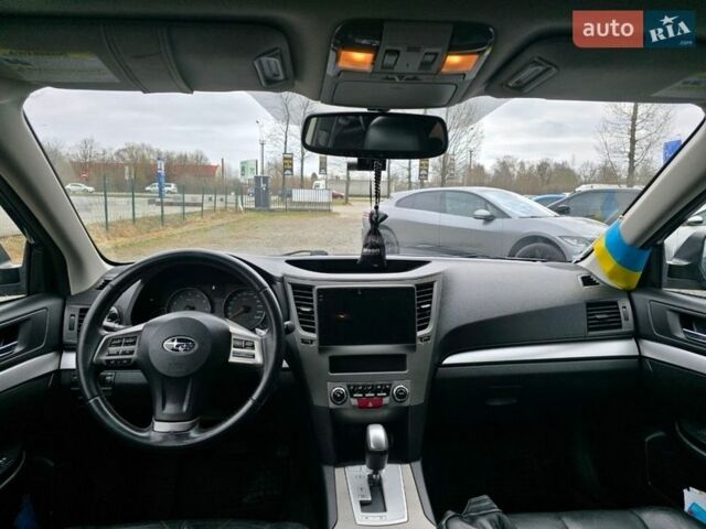 Серый Субару Аутбек, объемом двигателя 2.46 л и пробегом 322 тыс. км за 9500 $, фото 9 на Automoto.ua