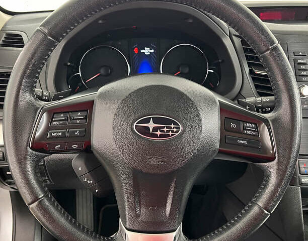 Субару Аутбек 2013 в Львове на Automoto.ua Серый Субару Аутбек, объемом двигателя 2 л и пробегом 180 тыс. км за 11150 $, фото 13 на Automoto.ua