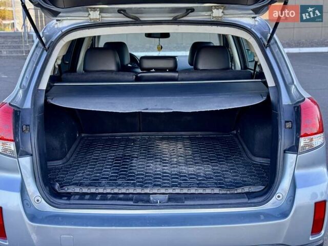Серый Субару Аутбек, объемом двигателя 2.5 л и пробегом 130 тыс. км за 7700 $, фото 7 на Automoto.ua