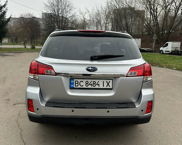 Серый Субару Аутбек, объемом двигателя 2.46 л и пробегом 195 тыс. км за 12500 $, фото 3 на Automoto.ua