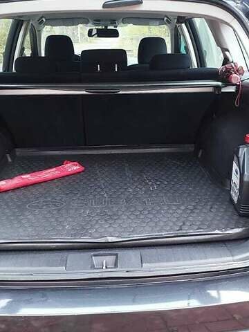 Серый Субару Аутбек, объемом двигателя 2.46 л и пробегом 180 тыс. км за 9000 $, фото 2 на Automoto.ua