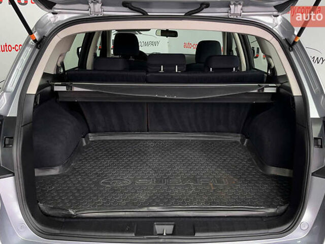 Серый Субару Аутбек, объемом двигателя 2 л и пробегом 180 тыс. км за 11150 $, фото 4 на Automoto.ua