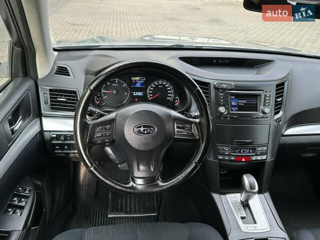 Серый Субару Аутбек, объемом двигателя 2 л и пробегом 269 тыс. км за 7950 $, фото 1 на Automoto.ua