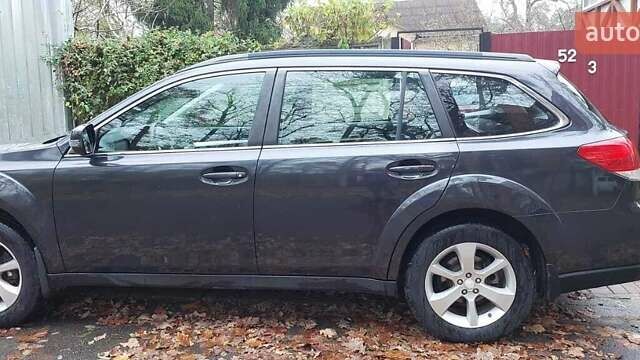 Серый Субару Аутбек, объемом двигателя 2.46 л и пробегом 180 тыс. км за 9000 $, фото 1 на Automoto.ua