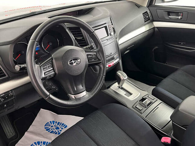 Субару Аутбек 2013 в Львове на Automoto.ua Серый Субару Аутбек, объемом двигателя 2 л и пробегом 180 тыс. км за 11150 $, фото 5 на Automoto.ua