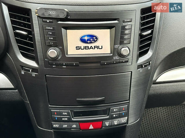 Серый Субару Аутбек, объемом двигателя 2 л и пробегом 269 тыс. км за 7950 $, фото 28 на Automoto.ua