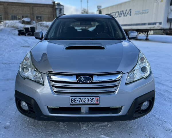 Сірий Субару Аутбек, об'ємом двигуна 2 л та пробігом 262 тис. км за 11000 $, фото 2 на Automoto.ua
