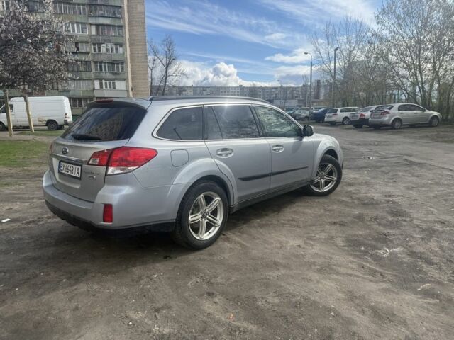 Серый Субару Аутбек, объемом двигателя 2 л и пробегом 300 тыс. км за 8000 $, фото 2 на Automoto.ua