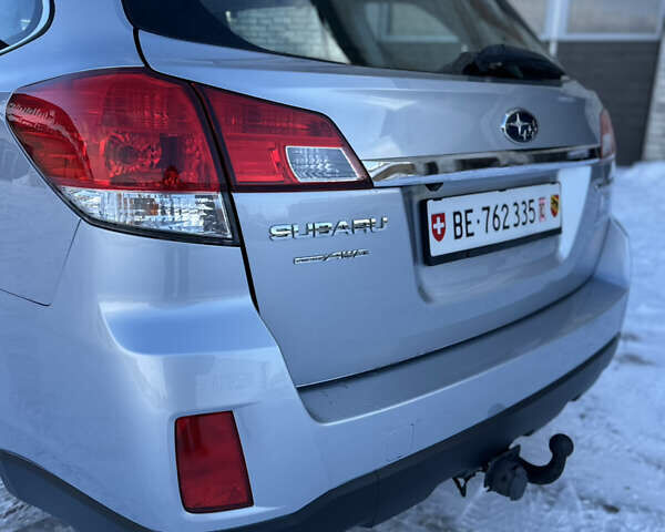 Сірий Субару Аутбек, об'ємом двигуна 2 л та пробігом 262 тис. км за 11000 $, фото 8 на Automoto.ua