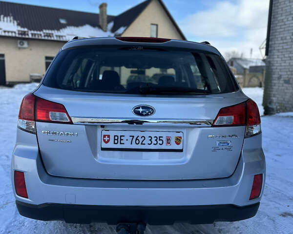 Сірий Субару Аутбек, об'ємом двигуна 2 л та пробігом 262 тис. км за 11000 $, фото 9 на Automoto.ua