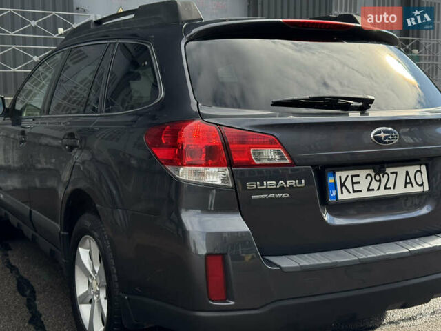 Сірий Субару Аутбек, об'ємом двигуна 2.46 л та пробігом 323 тис. км за 10500 $, фото 7 на Automoto.ua