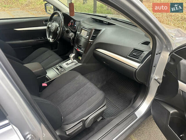 Серый Субару Аутбек, объемом двигателя 2.46 л и пробегом 216 тыс. км за 10700 $, фото 24 на Automoto.ua