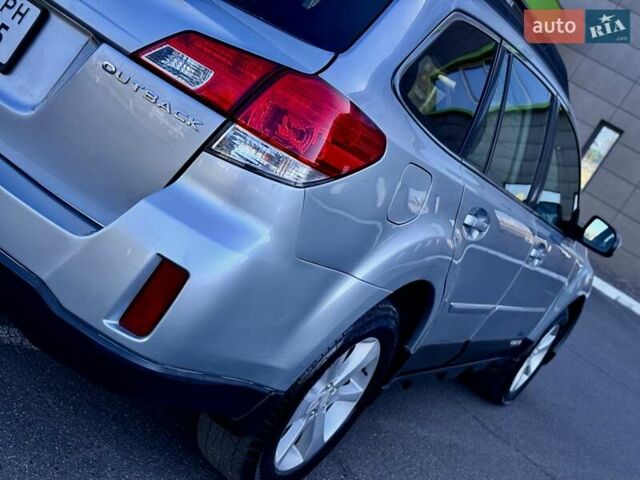 Серый Субару Аутбек, объемом двигателя 2.5 л и пробегом 130 тыс. км за 7700 $, фото 10 на Automoto.ua