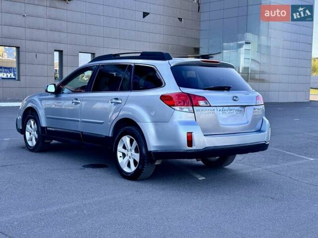 Серый Субару Аутбек, объемом двигателя 2.5 л и пробегом 130 тыс. км за 7700 $, фото 5 на Automoto.ua