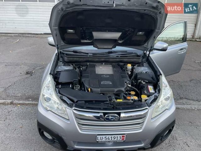 Серый Субару Аутбек, объемом двигателя 2 л и пробегом 181 тыс. км за 9999 $, фото 12 на Automoto.ua