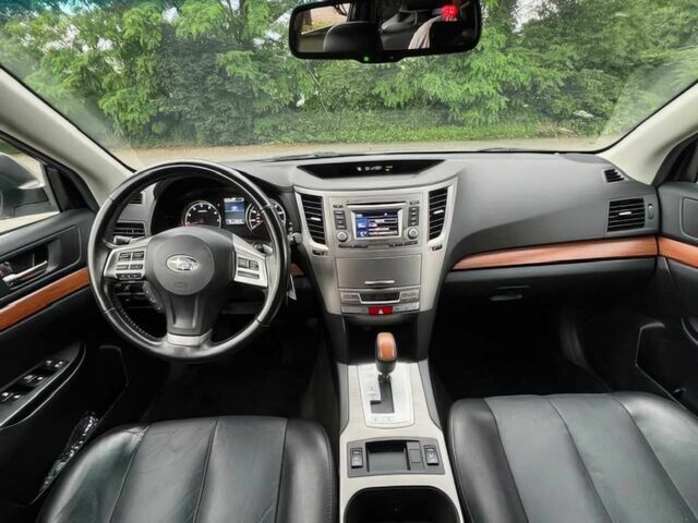 Сірий Субару Аутбек, об'ємом двигуна 2.5 л та пробігом 87 тис. км за 2000 $, фото 11 на Automoto.ua