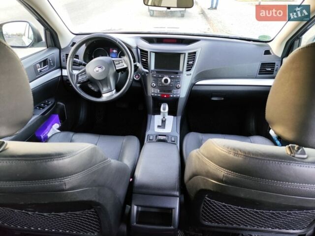 Серый Субару Аутбек, объемом двигателя 2 л и пробегом 268 тыс. км за 10500 $, фото 16 на Automoto.ua