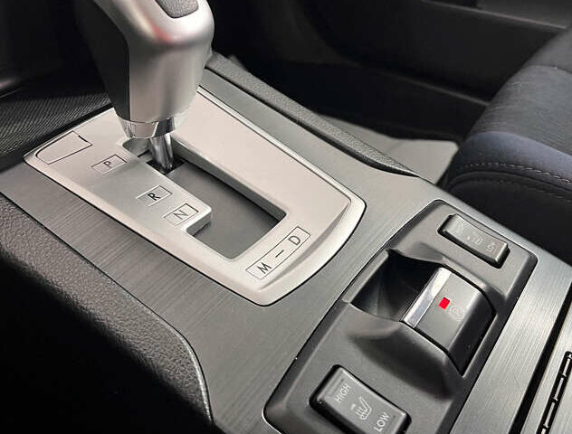 Субару Аутбек 2013 в Львове на Automoto.ua Серый Субару Аутбек, объемом двигателя 2 л и пробегом 180 тыс. км за 11150 $, фото 18 на Automoto.ua