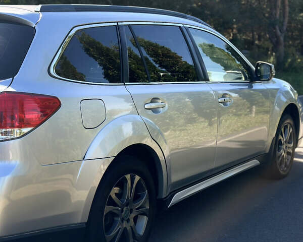 Сірий Субару Аутбек, об'ємом двигуна 2 л та пробігом 292 тис. км за 11800 $, фото 6 на Automoto.ua