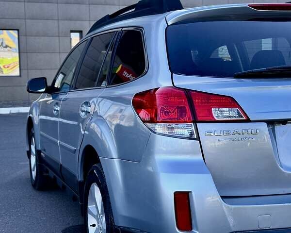 Серый Субару Аутбек, объемом двигателя 2.5 л и пробегом 130 тыс. км за 7700 $, фото 9 на Automoto.ua